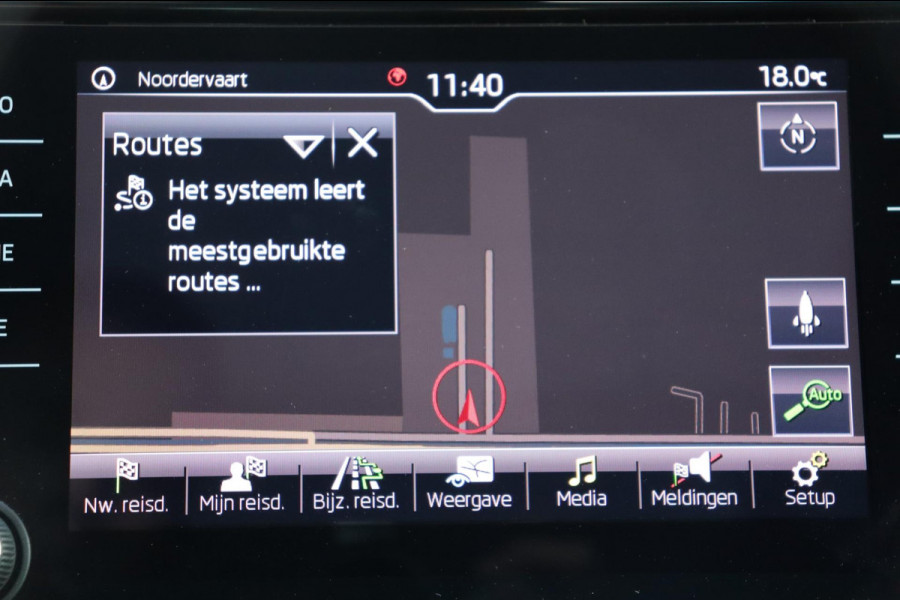 Škoda Karoq 1.5 TSI ACT Bus.org. NL-auto leer+vw schuifdak trekhaak el.klep