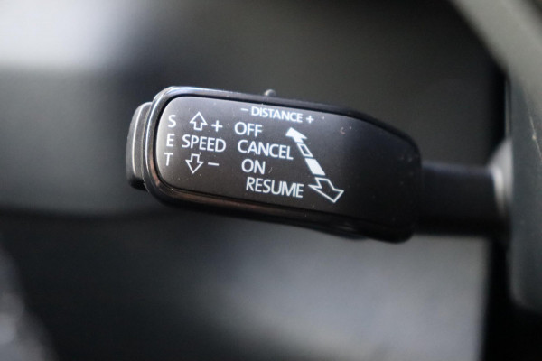 Škoda Karoq 1.5 TSI ACT Bus.org. NL-auto leer+vw schuifdak trekhaak el.klep