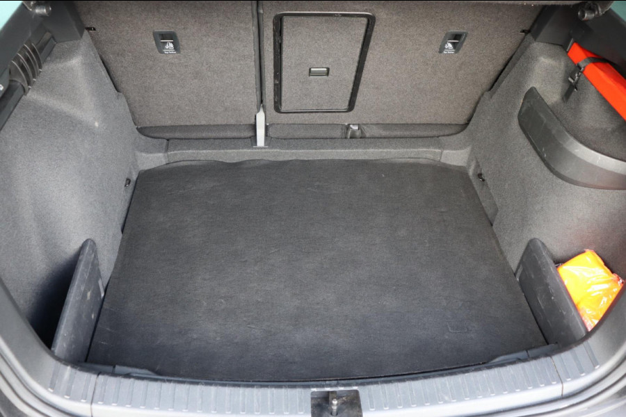 Škoda Karoq 1.5 TSI ACT Bus.org. NL-auto leer+vw schuifdak trekhaak el.klep