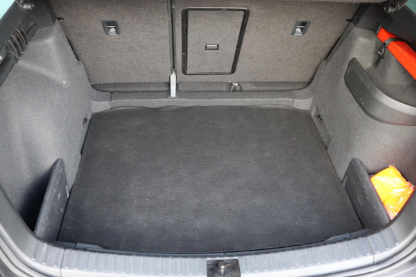 Škoda Karoq 1.5 TSI ACT Bus.org. NL-auto leer+vw schuifdak trekhaak el.klep