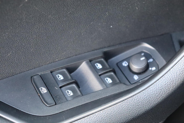 Škoda Karoq 1.5 TSI ACT Bus.org. NL-auto leer+vw schuifdak trekhaak el.klep