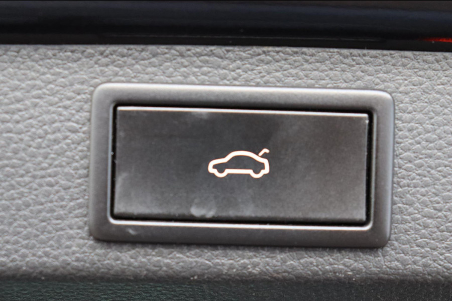 Škoda Karoq 1.5 TSI ACT Bus.org. NL-auto leer+vw schuifdak trekhaak el.klep