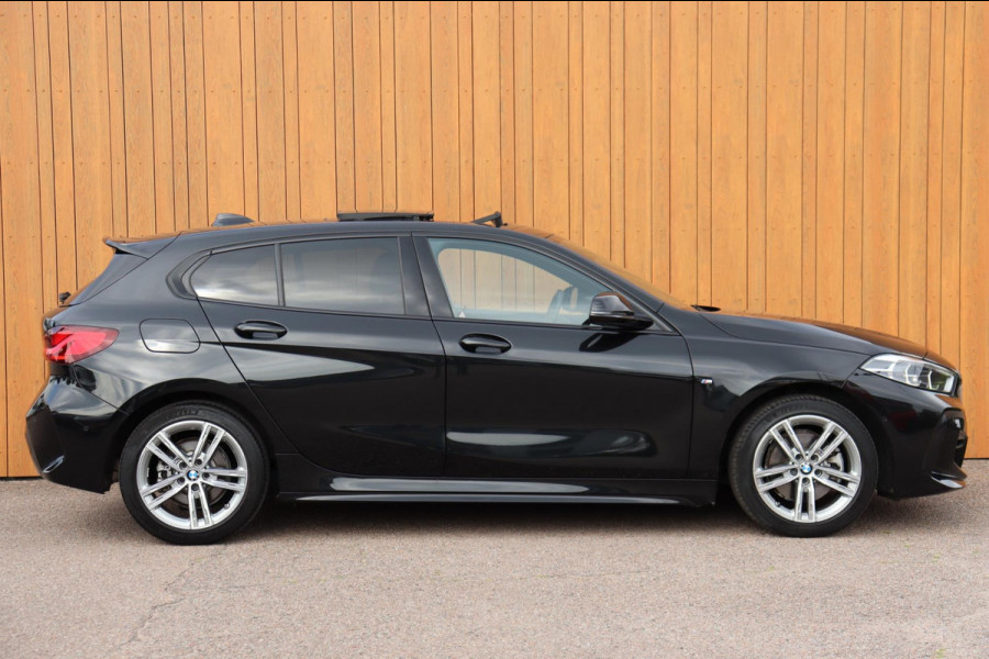 BMW 1-serie 116i Introduction Ed. M-sport org.NL Harman Kardon a.spoiler camera el.schuifdak