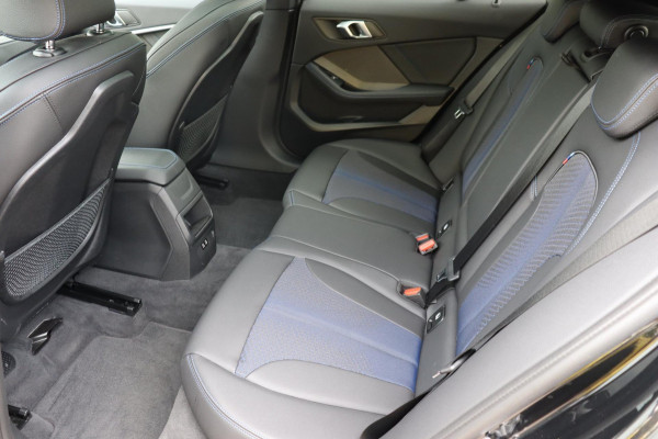 BMW 1-serie 116i Introduction Ed. M-sport org.NL Harman Kardon a.spoiler camera el.schuifdak