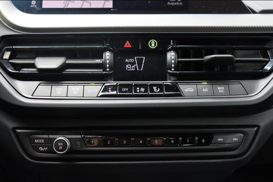 BMW 1-serie 116i Introduction Ed. M-sport org.NL Harman Kardon a.spoiler camera el.schuifdak