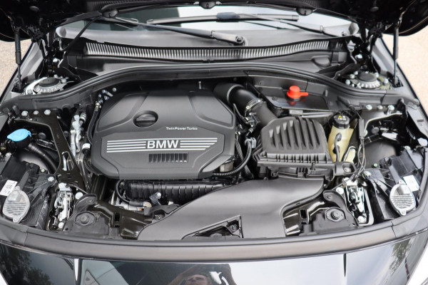 BMW 1-serie 116i Introduction Ed. M-sport org.NL Harman Kardon a.spoiler camera el.schuifdak