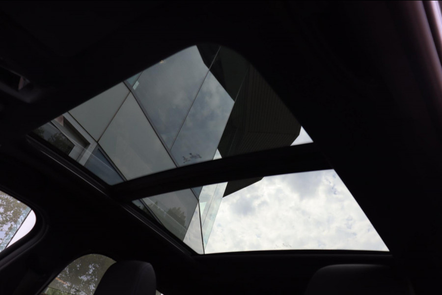 BMW 1-serie 116i Introduction Ed. M-sport org.NL Harman Kardon a.spoiler camera el.schuifdak