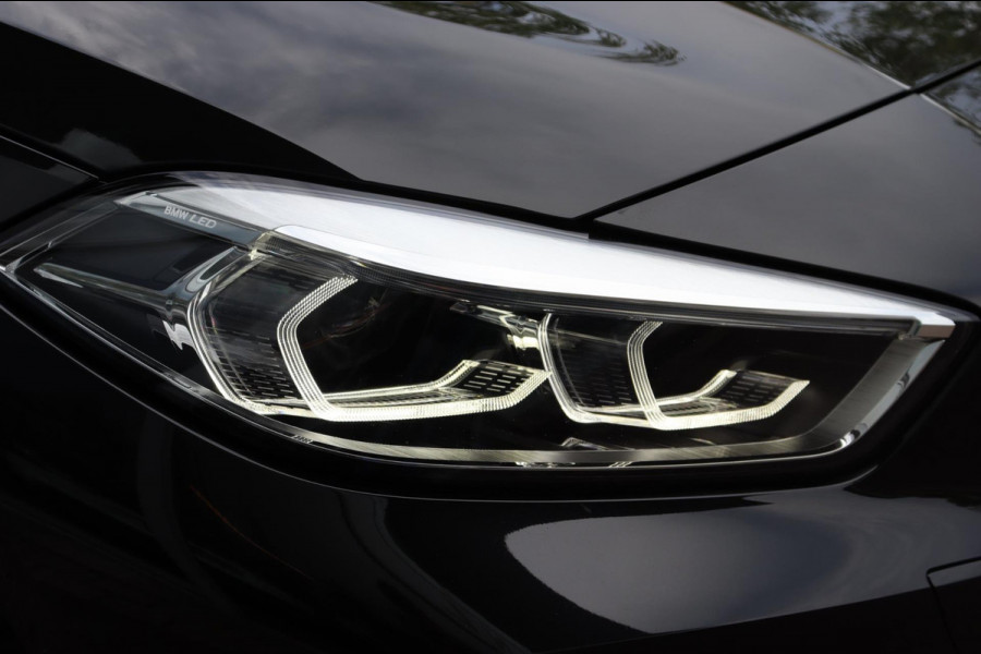 BMW 1-serie 116i Introduction Ed. M-sport org.NL Harman Kardon a.spoiler camera el.schuifdak