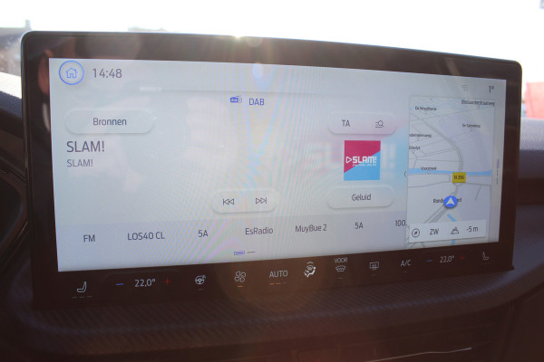 Ford Kuga 2.5-243pk PHEV ST-Line X. Van €. 54.937,- voor €. 43.735,- Trekgewicht van 2.100kg ! Elektr. panodak., elektr. trekhaak, stoel-, stuur- en voorraamverw., 360gr. Camera, HUD, AppleCarplay/Androidauto, Elektr. verstelb. comfortstoelen, LED verl.