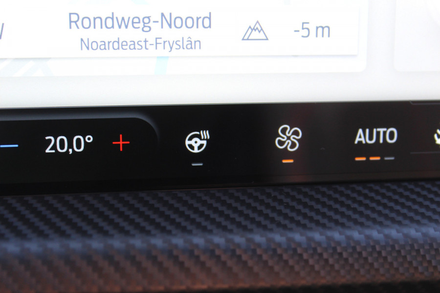 Ford Kuga 2.5-243pk PHEV ST-Line X. Van €. 54.937,- voor €. 43.735,- Trekgewicht van 2.100kg ! Elektr. panodak., elektr. trekhaak, stoel-, stuur- en voorraamverw., 360gr. Camera, HUD, AppleCarplay/Androidauto, Elektr. verstelb. comfortstoelen, LED verl.