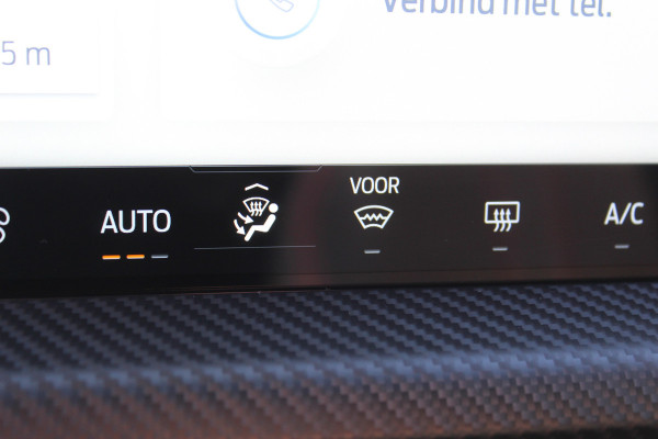 Ford Kuga 2.5-243pk PHEV ST-Line X. Van €. 54.937,- voor €. 43.735,- Trekgewicht van 2.100kg ! Elektr. panodak., elektr. trekhaak, stoel-, stuur- en voorraamverw., 360gr. Camera, HUD, AppleCarplay/Androidauto, Elektr. verstelb. comfortstoelen, LED verl.