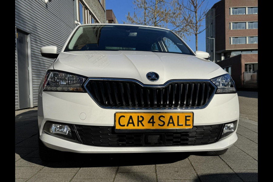 Škoda Fabia 1.0 Clever - Appel CarPlay / Navigatie I Airco I Achteruitrij Camera I LED I PDC I Sport velgen I Dealer onderhouden