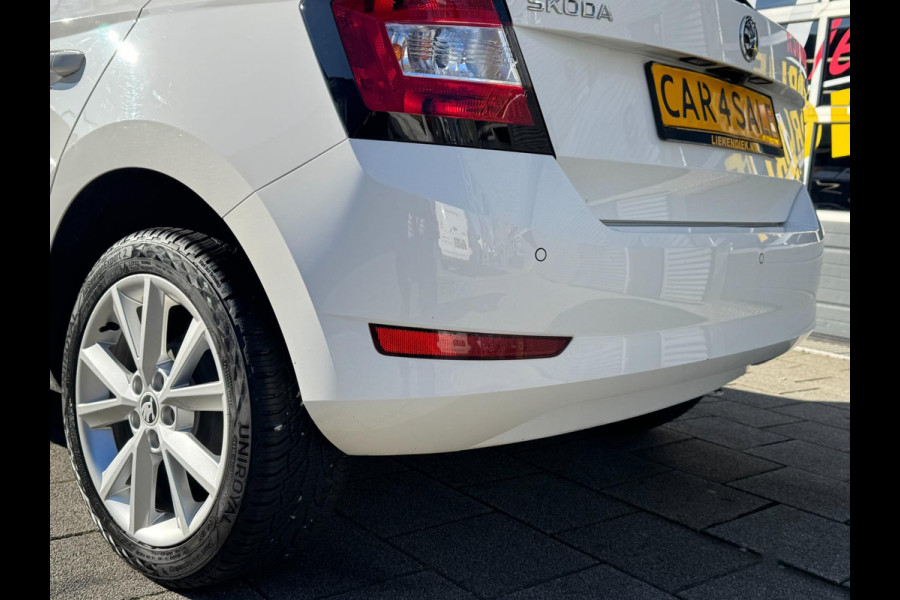 Škoda Fabia 1.0 Clever - Appel CarPlay / Navigatie I Airco I Achteruitrij Camera I LED I PDC I Sport velgen I Dealer onderhouden