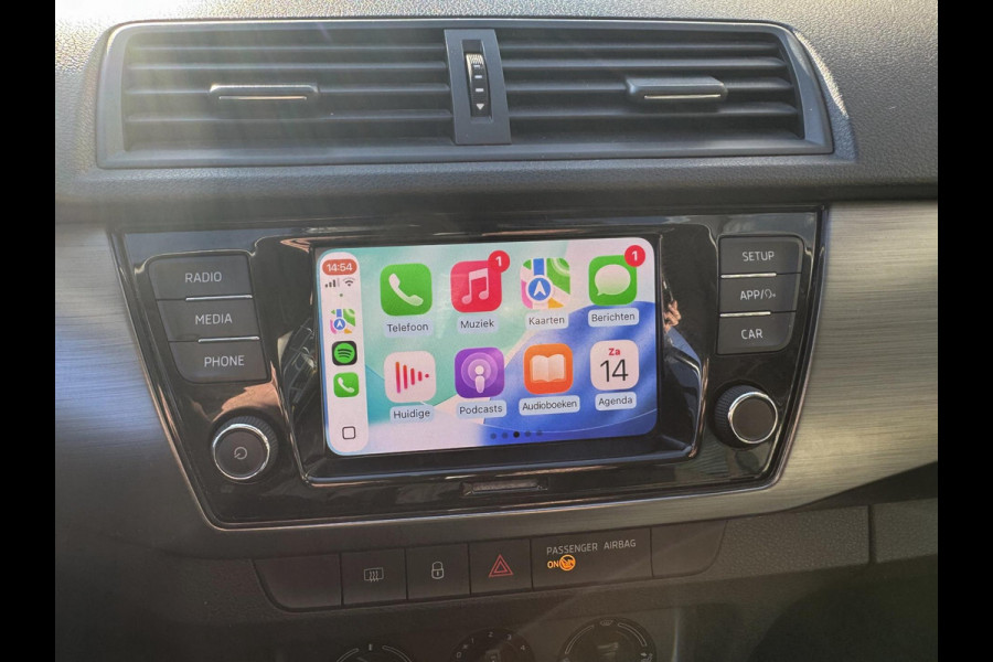 Škoda Fabia 1.0 Clever - Appel CarPlay / Navigatie I Airco I Achteruitrij Camera I LED I PDC I Sport velgen I Dealer onderhouden