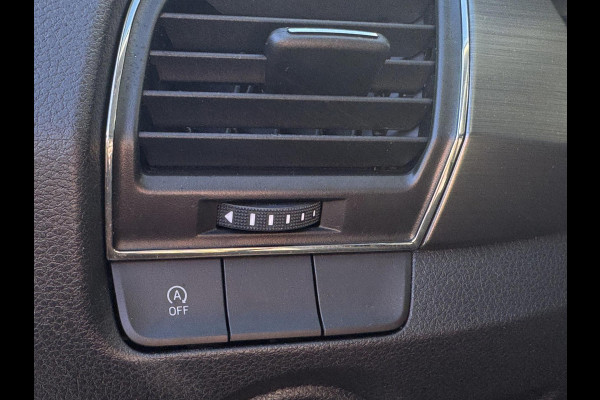 Škoda Fabia 1.0 Clever - Appel CarPlay / Navigatie I Airco I Achteruitrij Camera I LED I PDC I Sport velgen I Dealer onderhouden