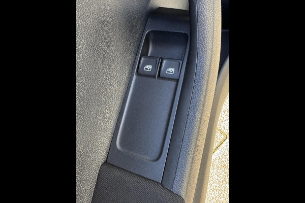 Škoda Fabia 1.0 Clever - Appel CarPlay / Navigatie I Airco I Achteruitrij Camera I LED I PDC I Sport velgen I Dealer onderhouden