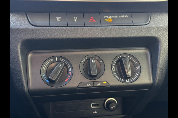 Škoda Fabia 1.0 Clever - Appel CarPlay / Navigatie I Airco I Achteruitrij Camera I LED I PDC I Sport velgen I Dealer onderhouden