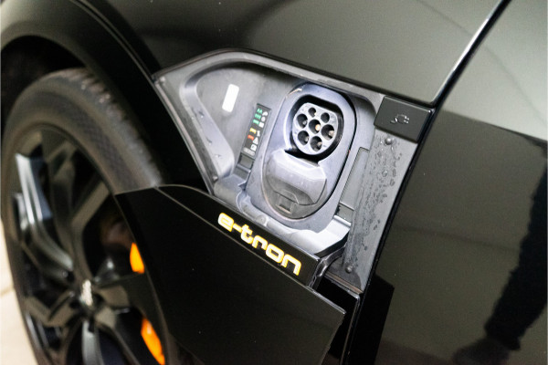 Audi e-tron Sportback 55 Quattro S Edition 95 kWh 408PK | NL AUTO/NAP/1E Eig. | SOH 90% | Pano | Memory | Stoelverw. | 12 MND Garantie