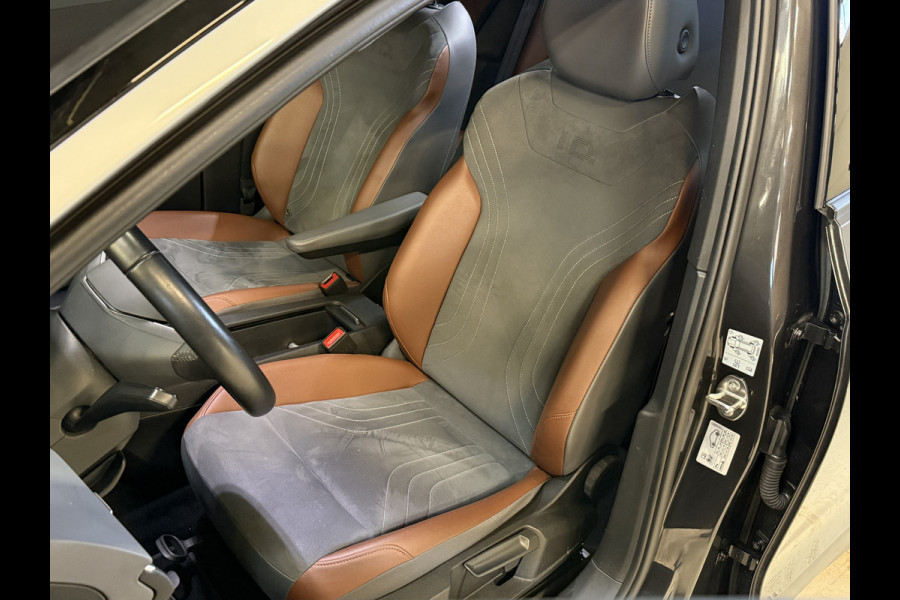 Volkswagen ID.4 First 77 kWh | SOH 90% | Apple Carplay | Elek. Trekhaak | Stoelverwarming | Camera