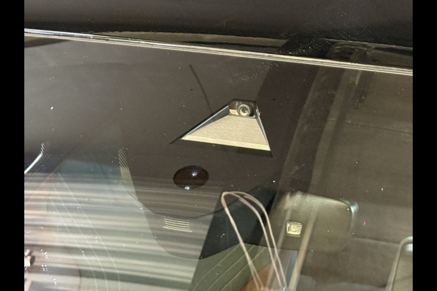 Volkswagen ID.4 First 77 kWh | SOH 90% | Apple Carplay | Elek. Trekhaak | Stoelverwarming | Camera