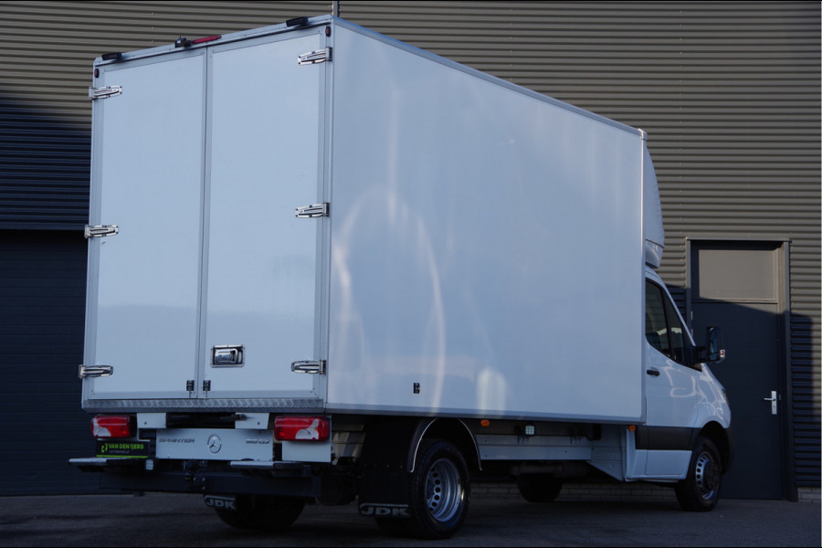 Mercedes-Benz Sprinter 519 3.0 CDI V6 N1 BAKWAGEN DUBBELLUCHT, AUT. LED, 3.5T TREKHAAK, LEDER, GEVEERDE STOEL, ADAPT. CRUISE, TREKHAAK, MBUX 10'', NAVI