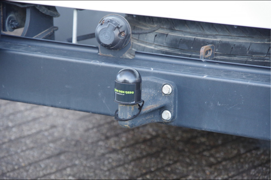 Mercedes-Benz Sprinter 519 3.0 CDI V6 N1 BAKWAGEN DUBBELLUCHT, AUT. LED, 3.5T TREKHAAK, LEDER, GEVEERDE STOEL, ADAPT. CRUISE, TREKHAAK, MBUX 10'', NAVI