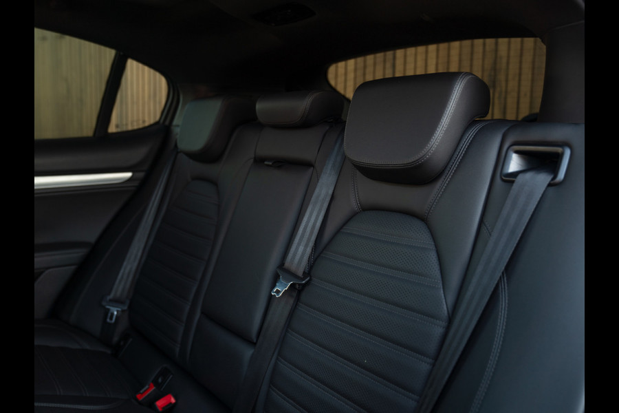 Alfa Romeo Stelvio 2.0 T GME AWD Veloce 280pk | Pano-dak | 21 inch | LED-Matrix koplampen