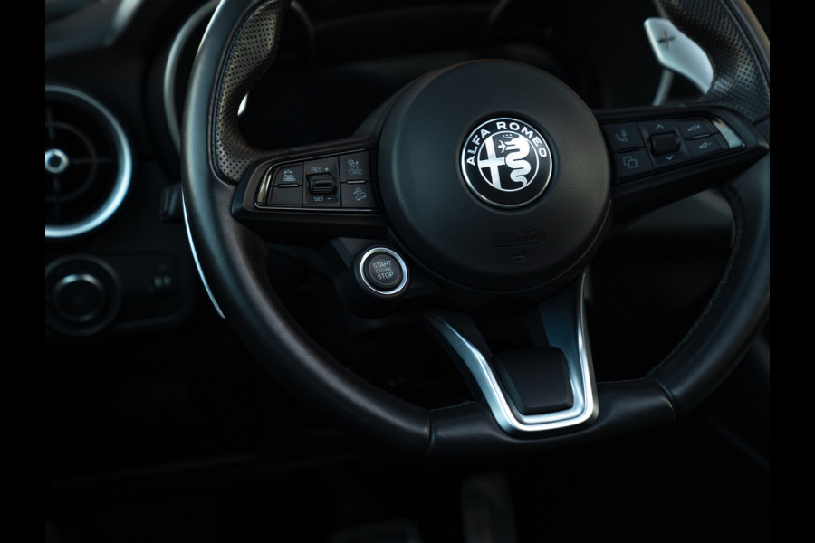Alfa Romeo Stelvio 2.0 T GME AWD Veloce 280pk | Pano-dak | 21 inch | LED-Matrix koplampen