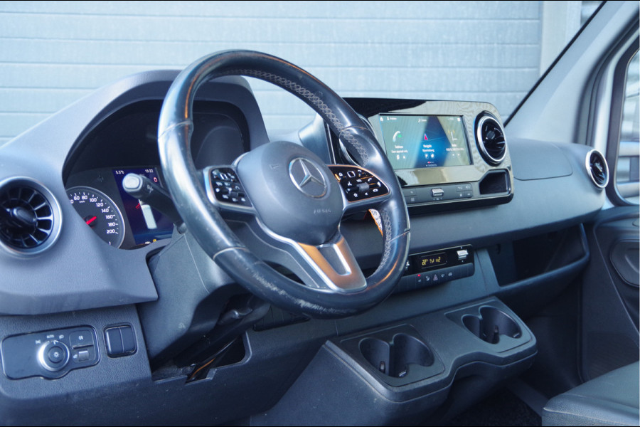 Mercedes-Benz Sprinter 519 3.0 CDI V6 N1 BAKWAGEN DUBBELLUCHT, AUT. LED, 3.5T TREKHAAK, LEDER, GEVEERDE STOEL, ADAPT. CRUISE, TREKHAAK, MBUX 10'', NAVI