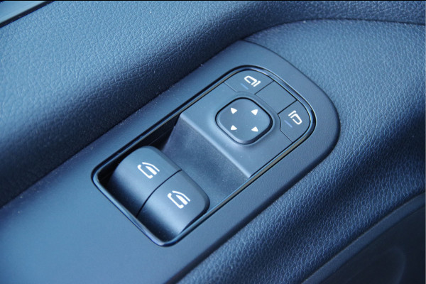 Mercedes-Benz Sprinter 519 3.0 CDI V6 N1 BAKWAGEN DUBBELLUCHT, AUT. LED, 3.5T TREKHAAK, LEDER, GEVEERDE STOEL, ADAPT. CRUISE, TREKHAAK, MBUX 10'', NAVI