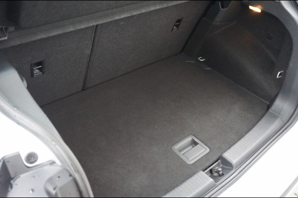 Volkswagen T-Cross 116PK Advanced Edition | AUTOMAAT | COMFORTPAKKET | CAMERA