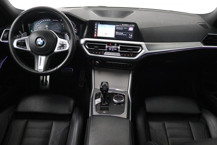 BMW 3-serie 320i High Executive Edition (PANORAMADAK, CAMERA, SFEERVERLICHTING, STOELVERWARMING, DIGITALE COCKPIT)