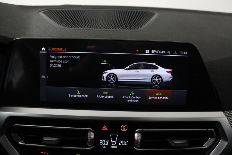 BMW 3-serie 320i High Executive Edition (PANORAMADAK, CAMERA, SFEERVERLICHTING, STOELVERWARMING, DIGITALE COCKPIT)