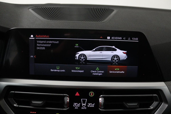 BMW 3-serie 320i High Executive Edition (PANORAMADAK, CAMERA, SFEERVERLICHTING, STOELVERWARMING, DIGITALE COCKPIT)