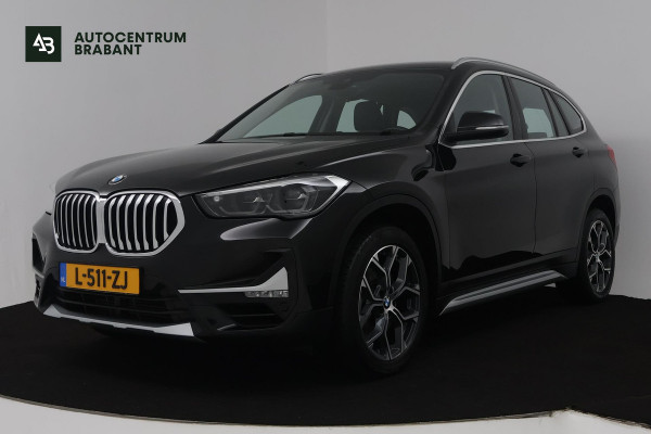 BMW X1 SDrive20i Business Edition Plus (TREKHAAK, STOELVERWARMING, CAMERA, SFEERVERLICHTING, DIGITALE COCKPIT)