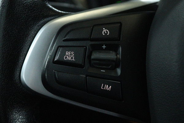 BMW X1 SDrive20i Business Edition Plus (TREKHAAK, STOELVERWARMING, CAMERA, SFEERVERLICHTING, DIGITALE COCKPIT)