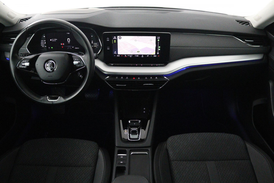 Škoda Octavia Combi 1.0 e-TSI Business Edition Plus (TREKHAAK, STOELVERWARMING, HEAD-UP, CAMERA, ELEKTR STOELEN, SFEERVERLICHTING)