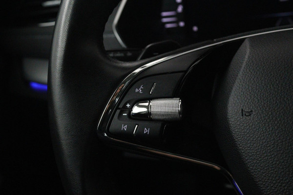 Škoda Octavia Combi 1.0 e-TSI Business Edition Plus (TREKHAAK, STOELVERWARMING, HEAD-UP, CAMERA, ELEKTR STOELEN, SFEERVERLICHTING)