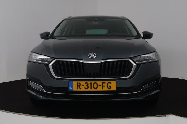 Škoda Octavia Combi 1.0 e-TSI Business Edition Plus (TREKHAAK, STOELVERWARMING, HEAD-UP, CAMERA, ELEKTR STOELEN, SFEERVERLICHTING)