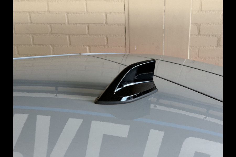 Renault Clio 1.6 E-Tech Full Hybrid 145 esprit Alpine | Groot Navi | Bose | 360 | ACC | Dode hoek | 17" | Carplay | Led | 100% Renault Dealer onderhouden!