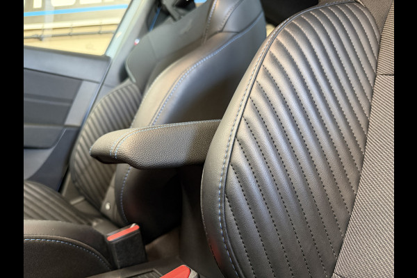 Renault Clio 1.6 E-Tech Full Hybrid 145 esprit Alpine | Groot Navi | Bose | 360 | ACC | Dode hoek | 17" | Carplay | Led | 100% Renault Dealer onderhouden!