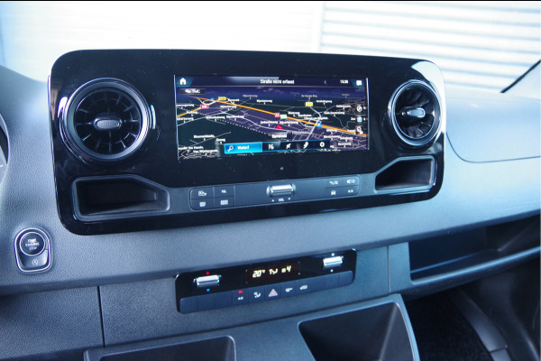 Mercedes-Benz Sprinter 319 3.0 CDI V6 L2H1 AUT. LED, MBUX 10'', 3.5T TREKHAAK, STOELVERWARMING, CAMERA, NAVI, CRUISE, CLIMA, PARKEERSENSOREN, CARPLAY
