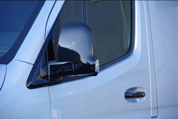 Mercedes-Benz Sprinter 319 3.0 CDI V6 L2H1 AUT. LED, MBUX 10'', 3.5T TREKHAAK, STOELVERWARMING, CAMERA, NAVI, CRUISE, CLIMA, PARKEERSENSOREN, CARPLAY