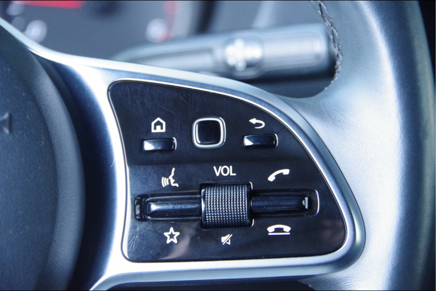 Mercedes-Benz Sprinter 319 3.0 CDI V6 L2H1 AUT. LED, MBUX 10'', 3.5T TREKHAAK, STOELVERWARMING, CAMERA, NAVI, CRUISE, CLIMA, PARKEERSENSOREN, CARPLAY