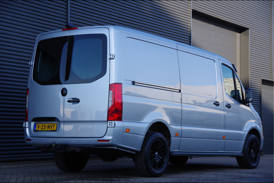 Mercedes-Benz Sprinter 319 3.0 CDI V6 L2H1 AUT. LED, MBUX 10'', 3.5T TREKHAAK, STOELVERWARMING, CAMERA, NAVI, CRUISE, CLIMA, PARKEERSENSOREN, CARPLAY
