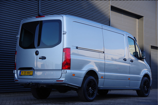 Mercedes-Benz Sprinter 319 3.0 CDI V6 L2H1 AUT. LED, MBUX 10'', 3.5T TREKHAAK, STOELVERWARMING, CAMERA, NAVI, CRUISE, CLIMA, PARKEERSENSOREN, CARPLAY