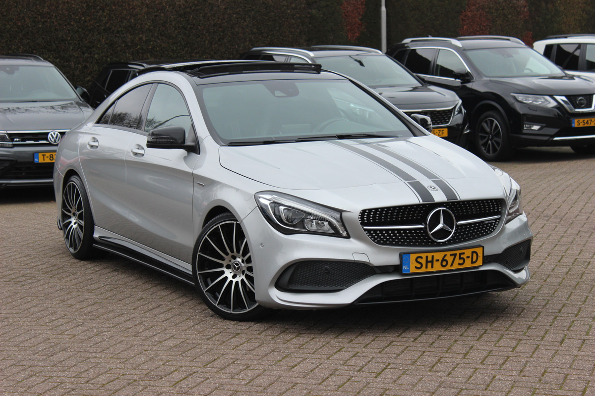 Mercedes-Benz CLA-Klasse 180 WhiteArt Edition / Panoramadak / Camera / Leder&Alcantara / 19'' / Keyless / Navigatie / Stoelverwarming / Cruise Control
