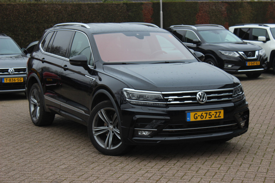 Volkswagen Tiguan Allspace 1.5 TSI Highline Business R / Trekhaak / Camera / Navigatie / Keyless / 19'' / Stoelverwarming / DAB / ACC