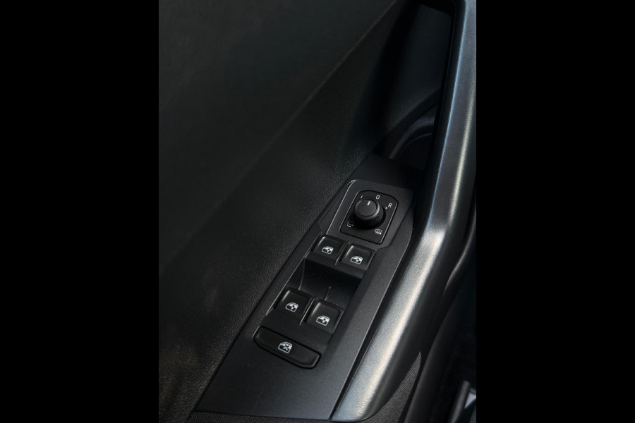 Volkswagen Taigo 1.0 TSI Life CarPlay ACC Automaat