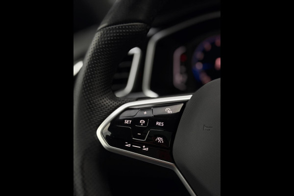 Volkswagen T-Roc 1.5 TSI 3x R-Line Panorama CarPlay